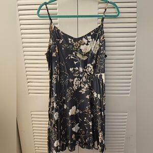 Old Navy Gray and Cream Dress - XL